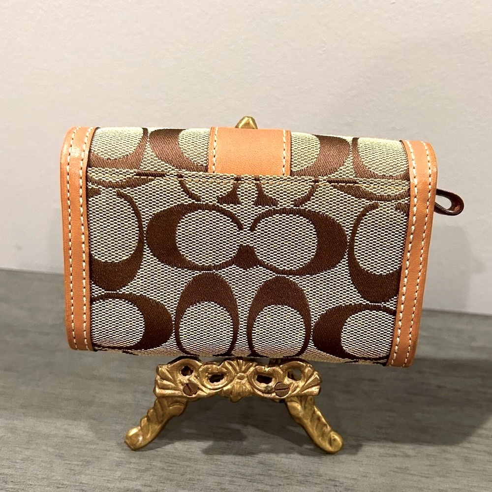 🏷️ - Coach wallet- EUC - Picture 2 of 7